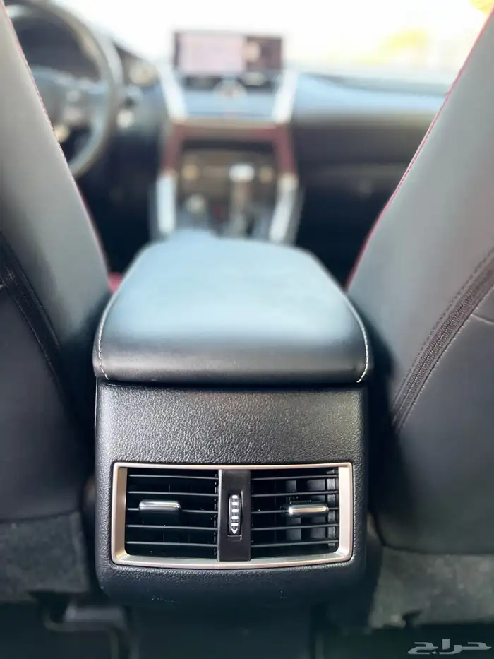 لكزس NX300 قمة النظافة 2020 ممشى قليل بحالة الوكالة 34