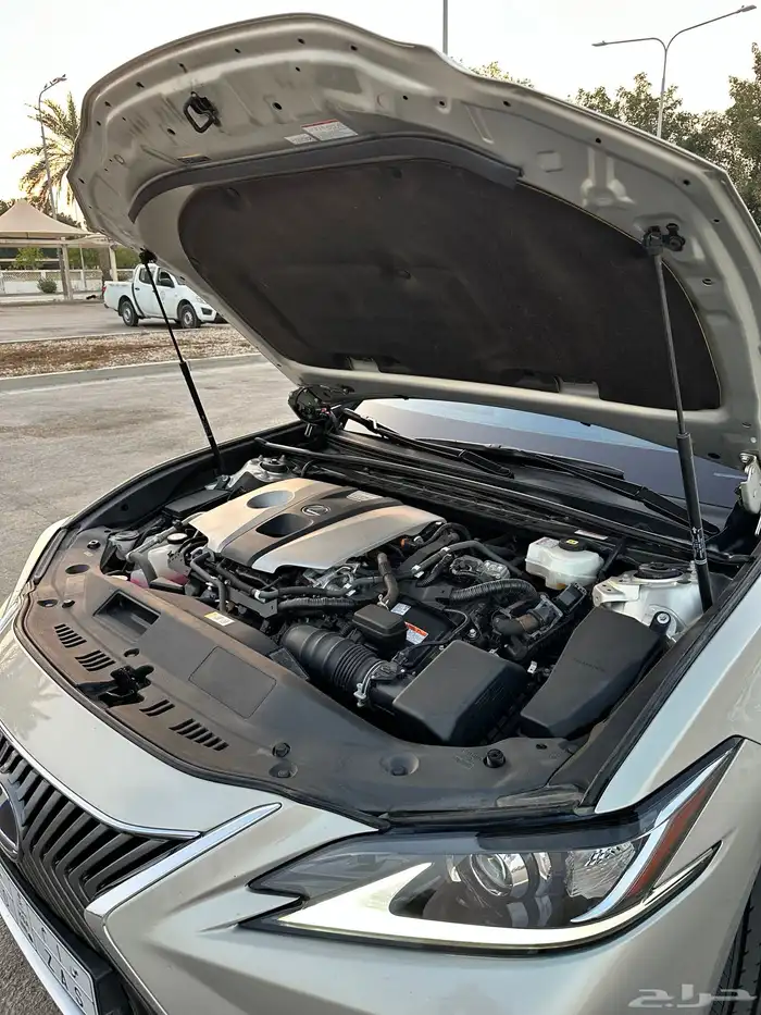 لكزس ES300h هايبرد 2021 بحالة الوكالة سعودي 28