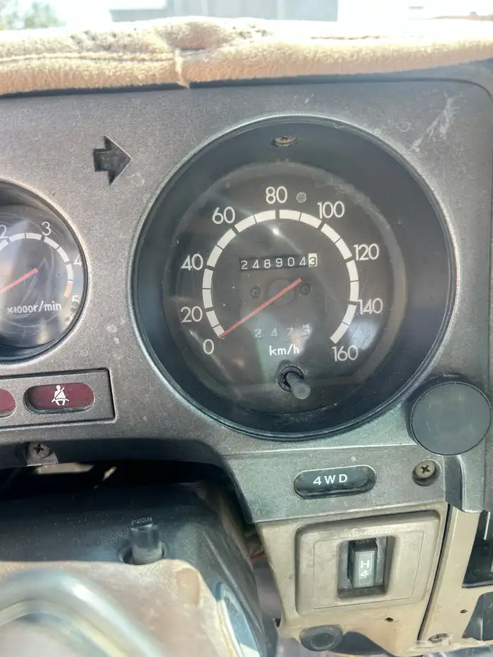 جيب لاند كروزر 1985 5