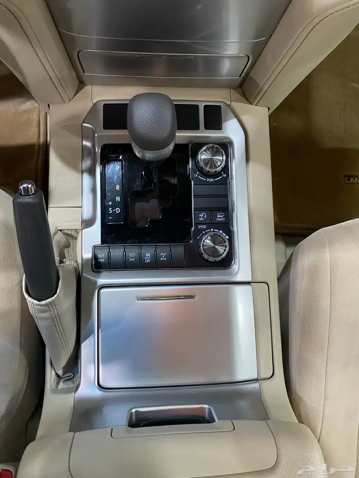 للبيع جيب جي اكس ار 2018 فل كامل عبداللطيف عداد 108 الف 21