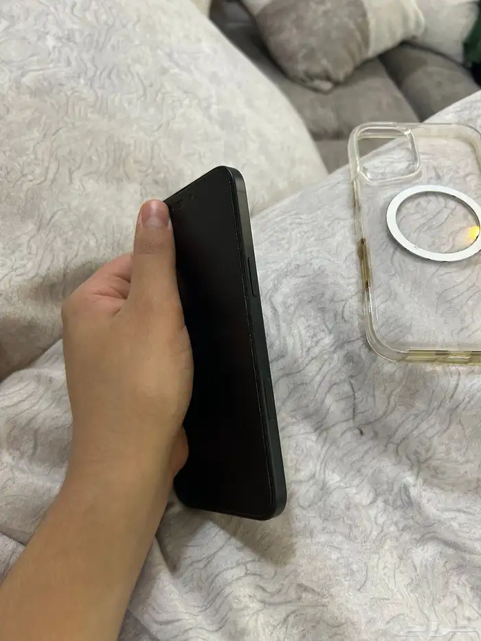 ايفون 16بلس 256جيجا 5