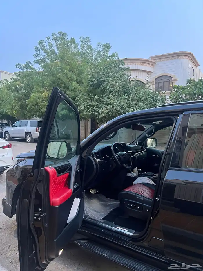 لكزس lx 570 2020 اسود بلاك اديشن S-sport 9