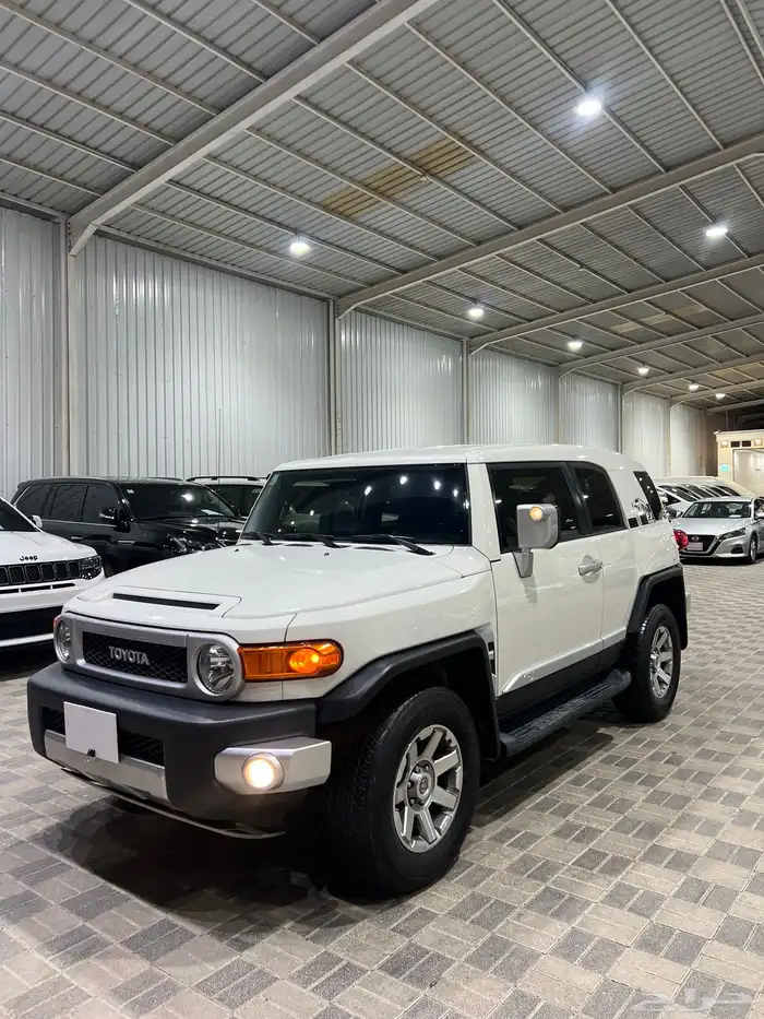 للبيع تويوتا اف جي موديل 2022 2