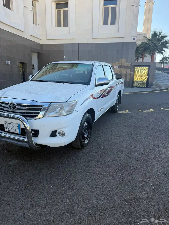 هايلكس 2015 GLX فل كامل عبدالطيف جميل 1