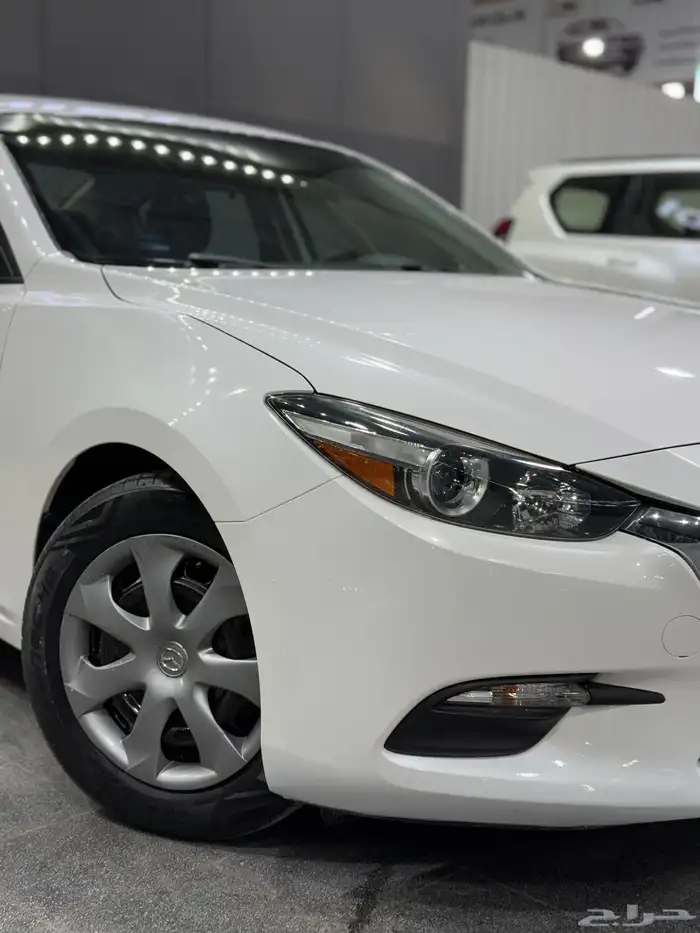 مازدا 3 2019 ابيض لؤلؤي لدى معرض(عبيد الرشيدي) 10