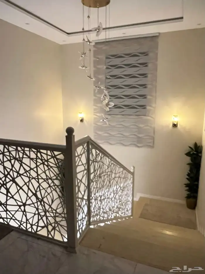 للبيع فيلا روف بحي الربوه 10