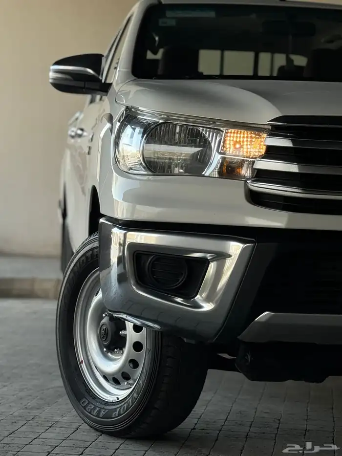 تويوتا هايلكس GL2 ديزل موديل 2023 نظيف جدا 10