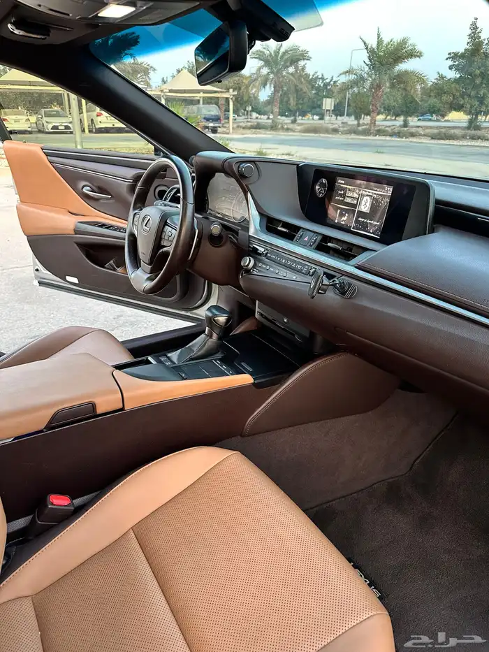 لكزس ES300h هايبرد 2021 بحالة الوكالة سعودي 70