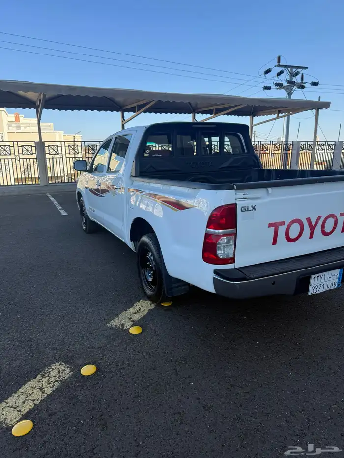 هايلكس 2015 GLX فل كامل عبدالطيف جميل 5