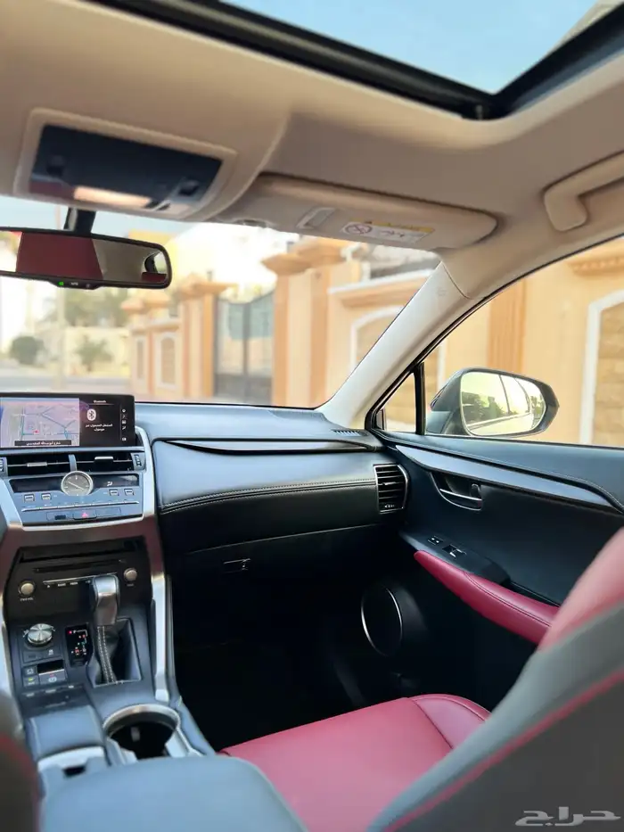 لكزس NX300 قمة النظافة 2020 ممشى قليل بحالة الوكالة 37