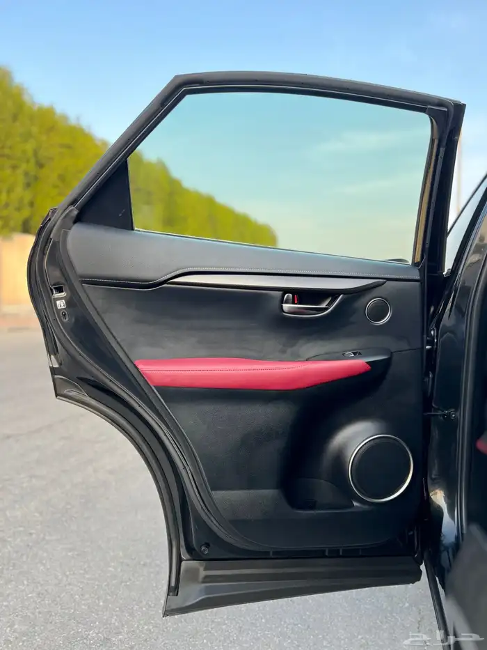 لكزس NX300 قمة النظافة 2020 ممشى قليل بحالة الوكالة 29