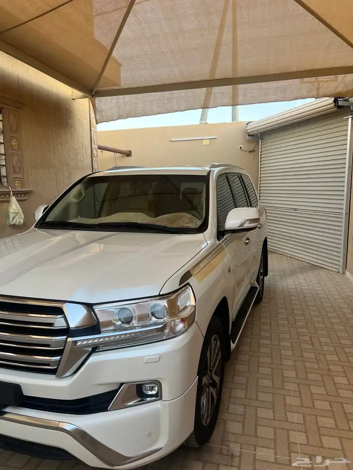 لاندكروزر 9