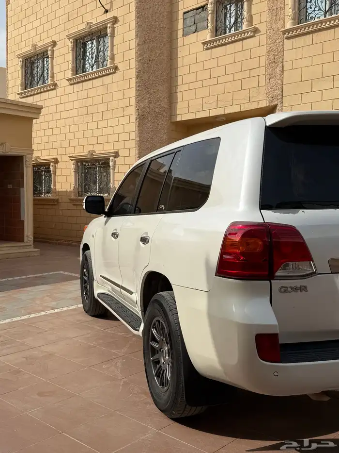 لاندكروزر 2009 فل كامل سعودي مجهز 4