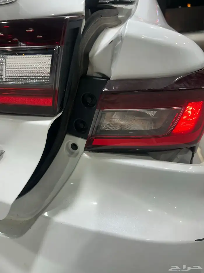 تويتا يارس 2023 مصدوم خفيف 18