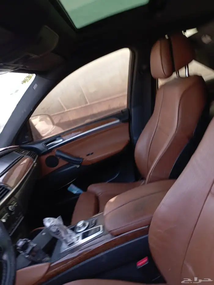 يوجد لدينا جميع انواع قطع غيار بي ام دبليو X6 0