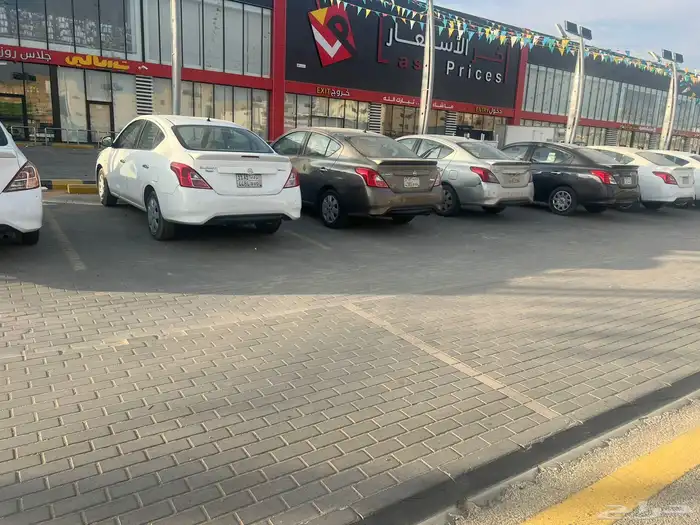 يوجد عدد 43 سياره نيسان صني موديل 2021جمله  فقط 1