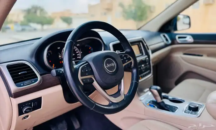 جرند شروكي لاريدو ((2017))بحاله ممتازه 10