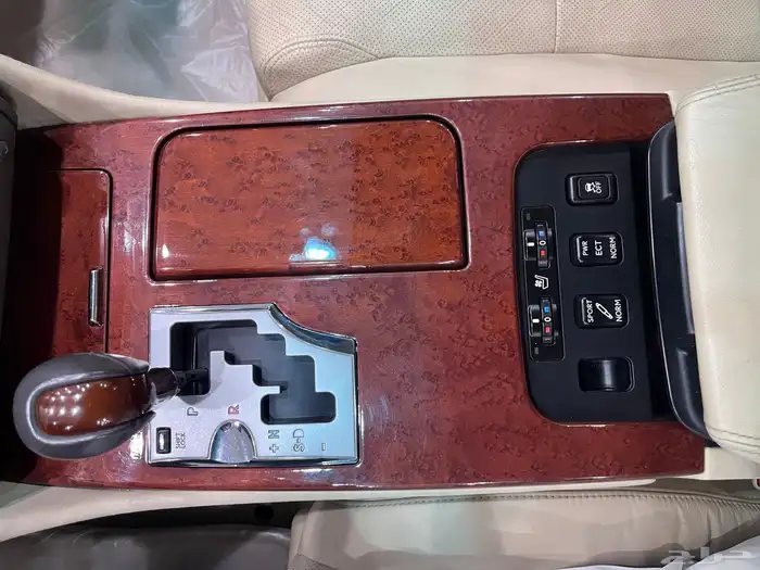 لكزس جي اس 300 مخزن 2011 20