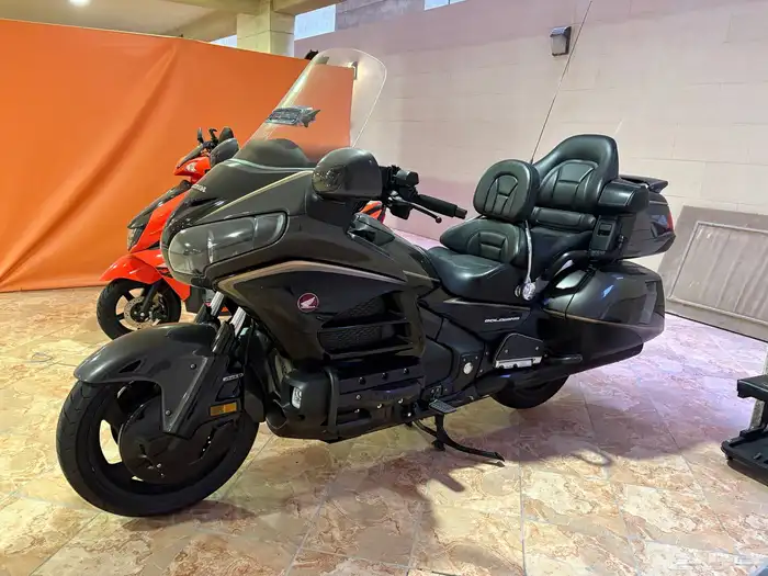 للبيع قولد وينق رحال 2016 5