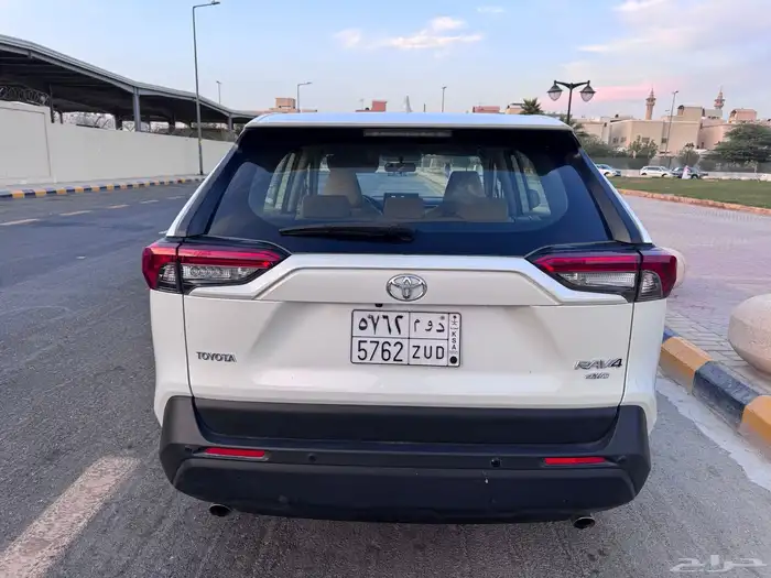 للبيع تويوتا راف فور عداد قليل 2021 4