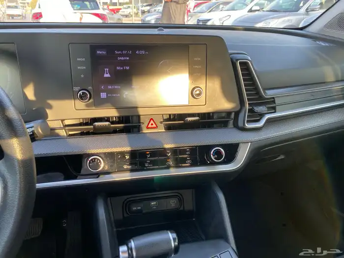 كيا سوبرتاج موديل 2023 نظيف للمستخدم ( زيتي فضي ابيض) 21