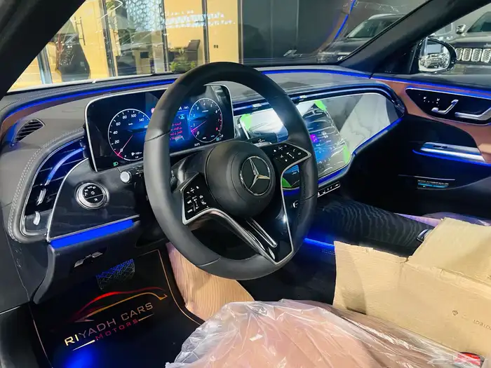 مرسيدس E200 موديل 2025 اصفار (عرض خاص) 11