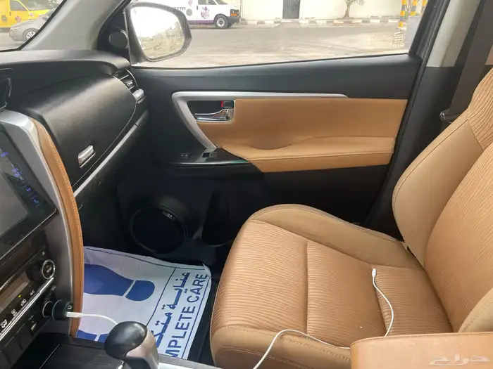 للبيع فورتشنر 10