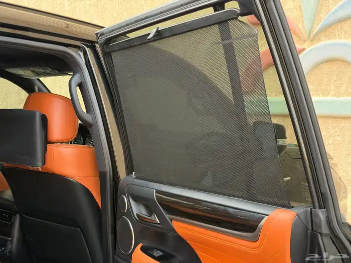 لكزس LX570 موديل 2020 38