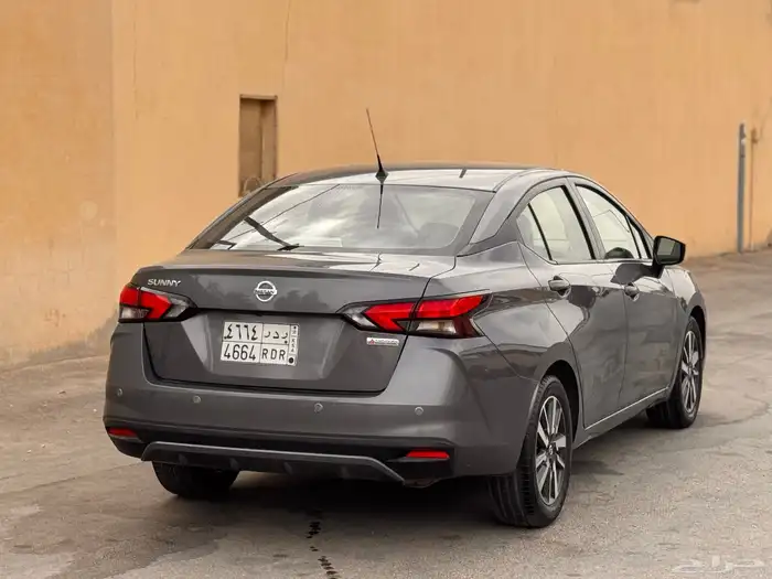 نيسان صني 2024 بحالة ممتازة 4