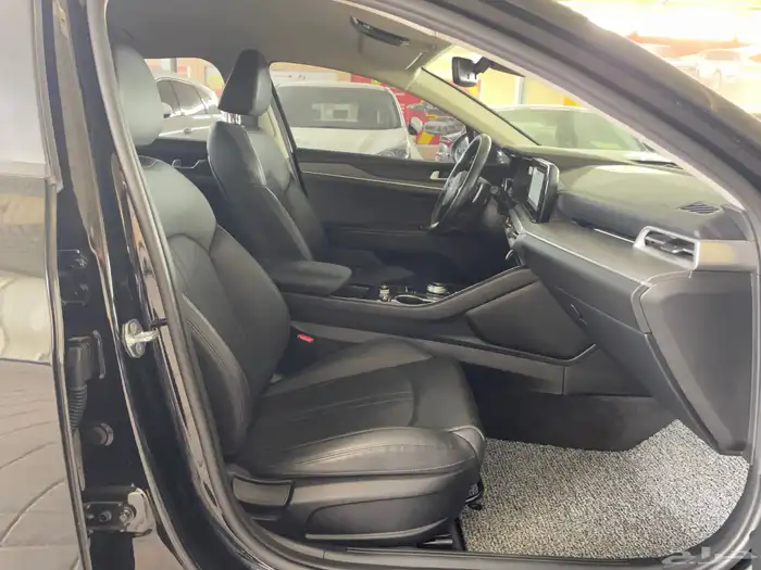 كيا كي 5 2022 قيادة ذاتية -رادار ( بنزين) 2.0L 12