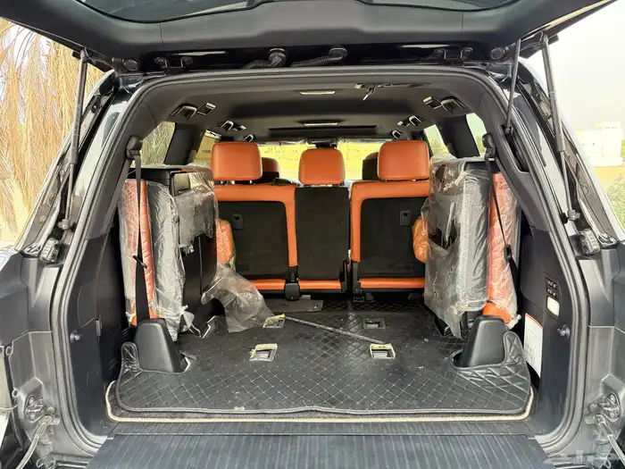 لكزس LX570 بلاك اكديشن بحالة الوكاله شرط 50