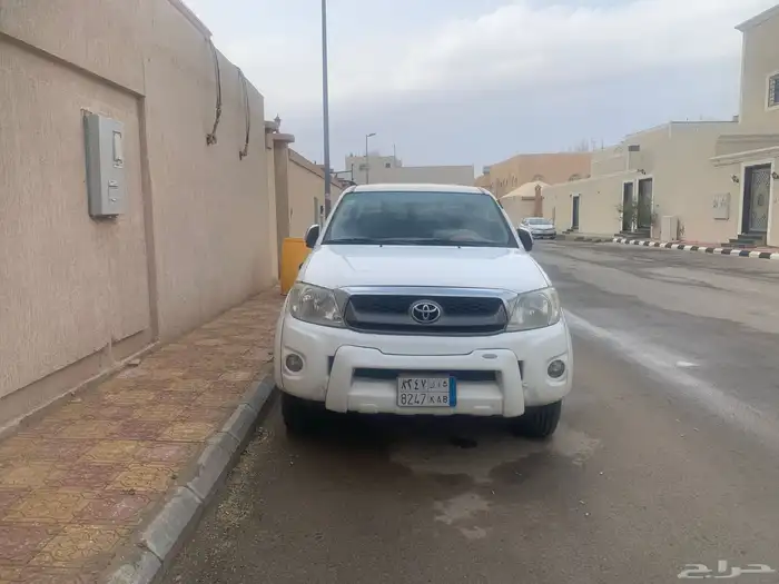 هايلكس موديل 2011 خليجي ستاندر بحالة الوكالة التواصل 12