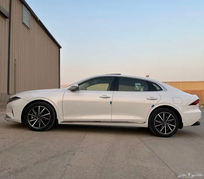 هيونداي أزيرا 2023 سمارت بحالة الوكالة 21