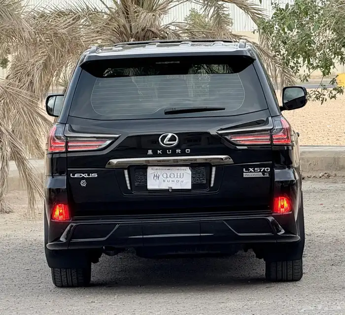 لكزس LX570 بلاك اكديشن بحالة الوكاله شرط 8