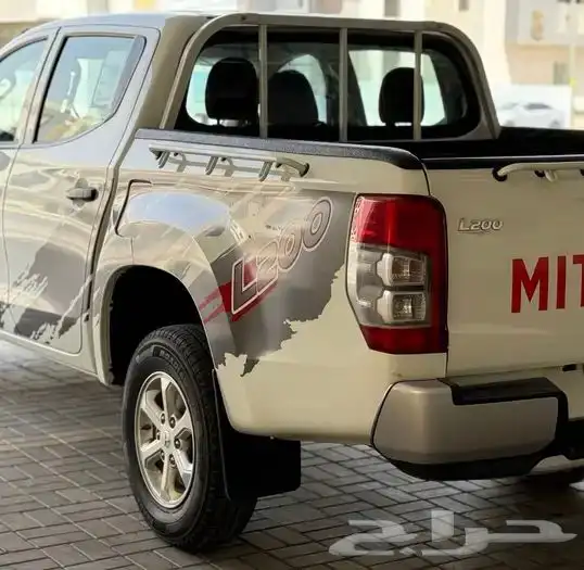 ميتسوبيشي L200 بنزين موديل 2020 نظيف جدا 5
