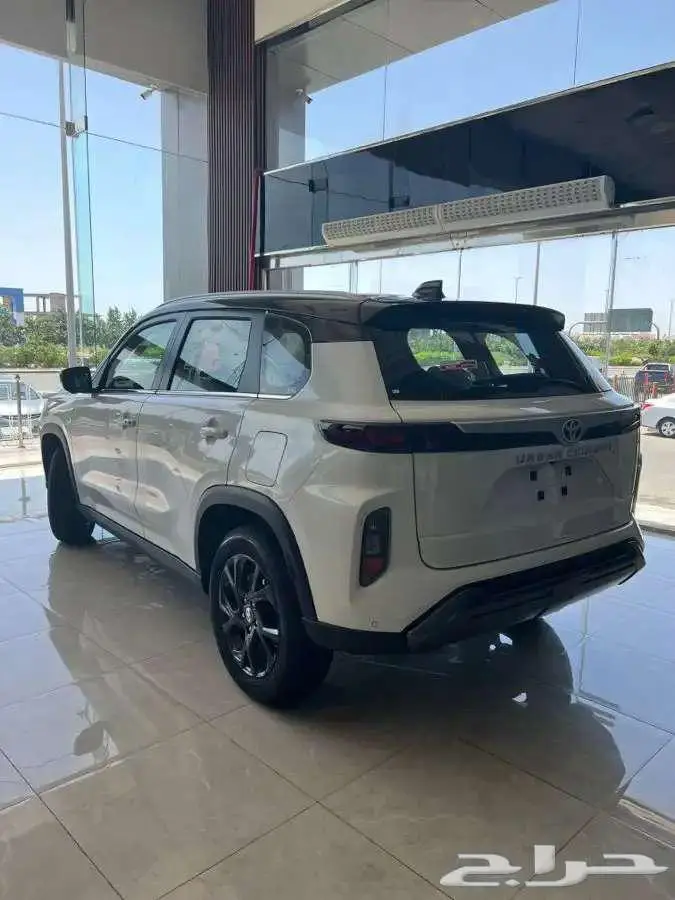 تويوتا اوربان فل موديل 2025 3