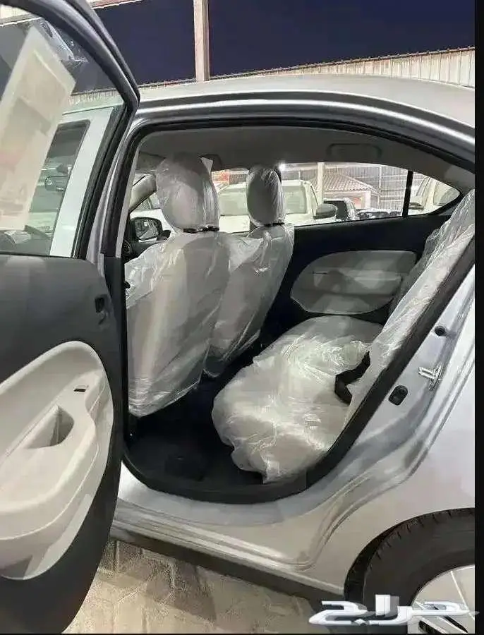 متسوبيشي اتراج 2023 ستاندر فضي 5