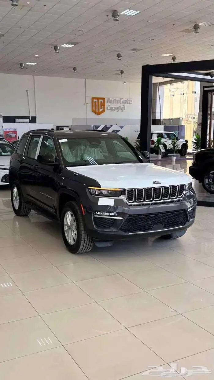 جيب جراند شيروكي لاريدو 2025 0