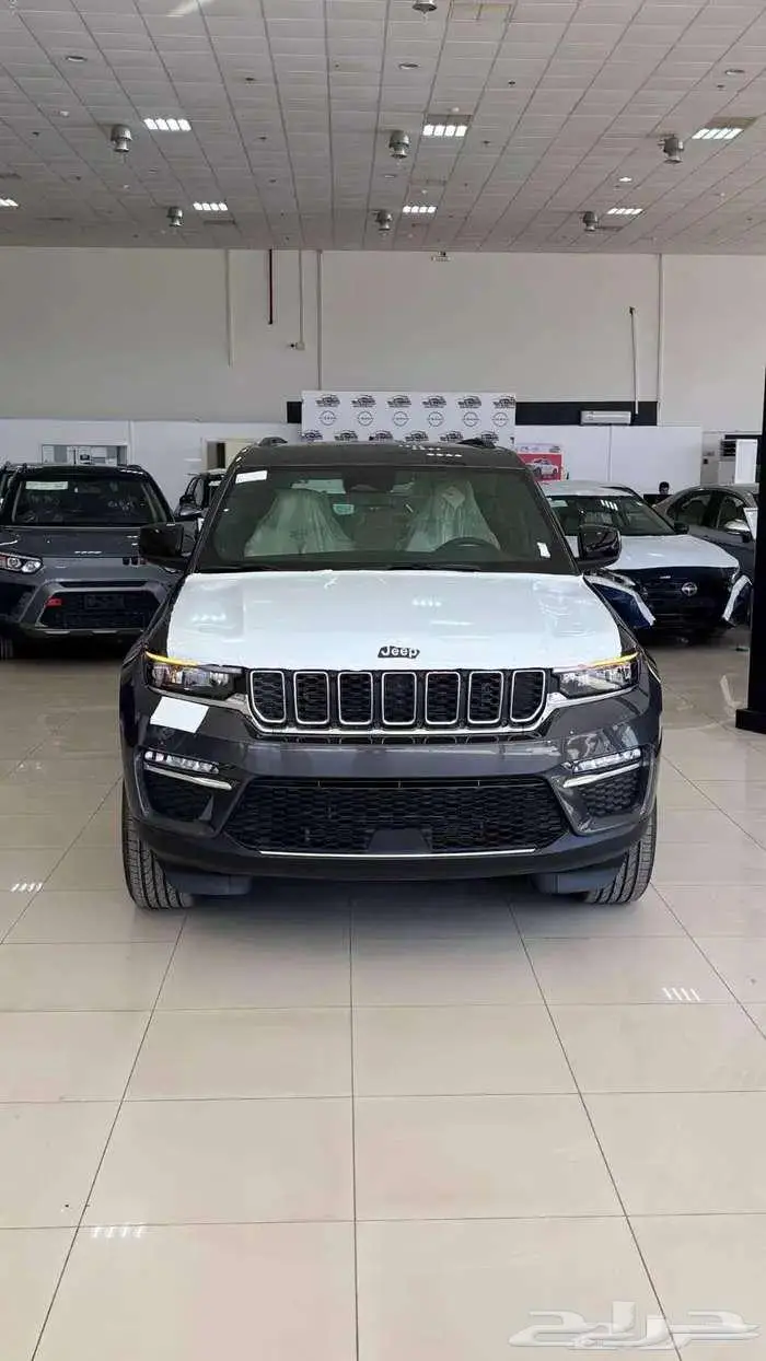 جيب جراند شيروكي لاريدو 2025 4