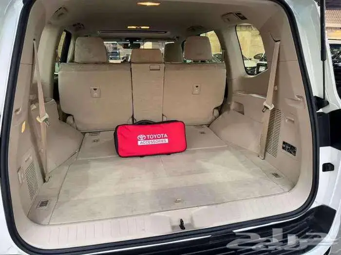 للبيع جيب لاندكروزر GXR-L2 سعودي 2023 ديزل ( عداد قليل ) 53