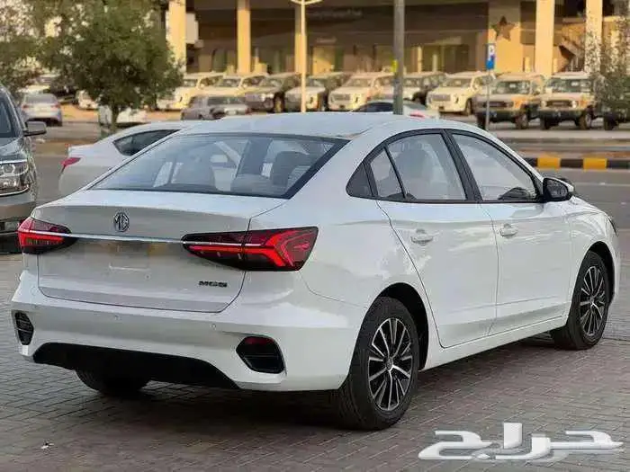 ام جي MG 5 الشكل الجديد والشكل القديم 2025 اقل سعر بالسوق 7