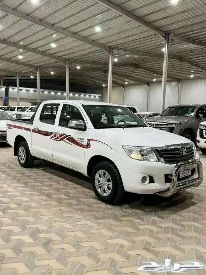 تويوتا هايلوكس 2013 نظيف جدا 2