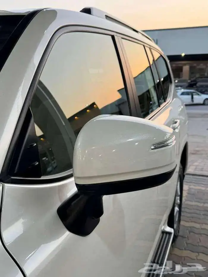 للبيع جيب لاندكروزر GXR-L2 سعودي 2023 ديزل ( عداد قليل ) 8