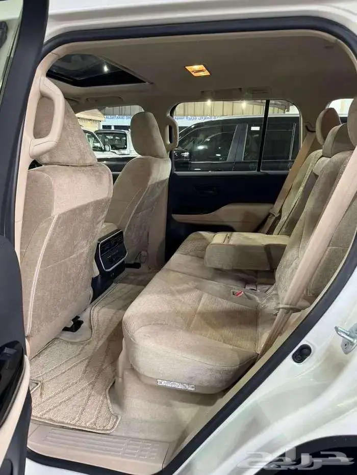 للبيع جيب لاندكروزر GXR-L2 سعودي 2023 ديزل ( عداد قليل ) 49