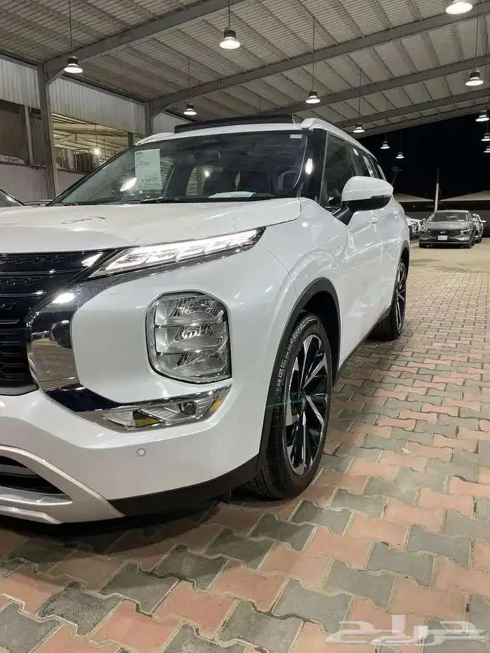 ميتسوبيشي اوتلاندر 2025 هاي لاين (كاش - تقسيط ) 2