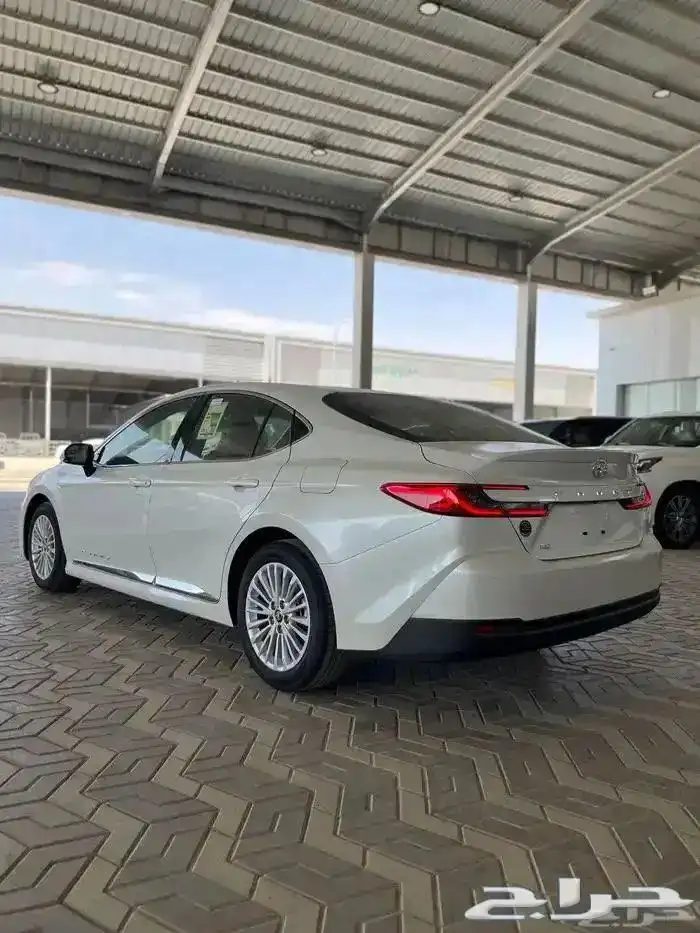تويوتا كامري 2025 LE سعودي اصفار صادر لوحات جميع الألوان 3