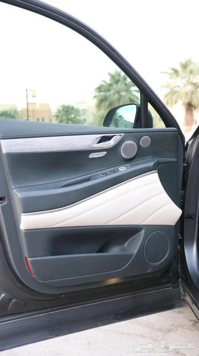 للبيع جينسيس GV80 فل 11