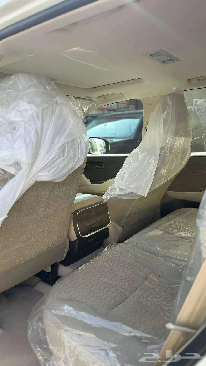 تويوتا لاندكروزر GXR L3 2026 لدى شركة عبدالمجيد الخضر 8