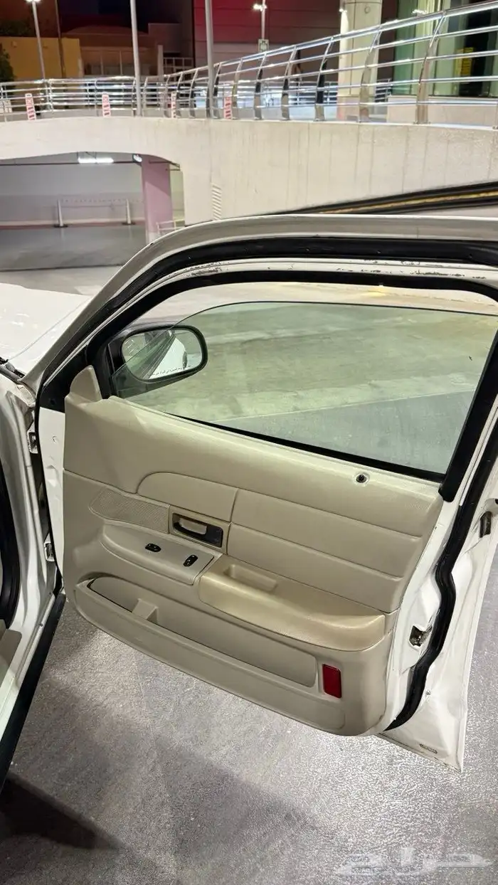 فورد فكتوريا 2006 1