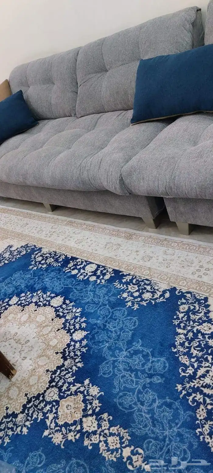 طقم كنب جديد مع سجاده وطاولة 1